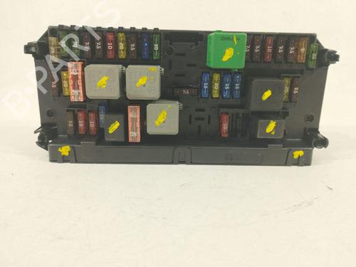 Used Fuse box Fuse box 38772415 38772415
