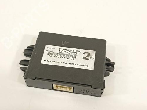 Used Control unit Control unit TOYOTA YARIS (_P13_) 1.5 Hybrid (NHP130_, NHP130) (101 hp) 15895732 15895732