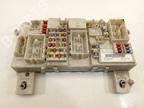Used Fuse box Fuse box 22758321 22758321