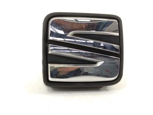 tailgate-handle-seat-leon-5f1-5f0827565b-2012-2013-2014-2015-2016-2017-2018-2019-2020-2021-16811673 main image