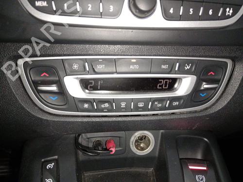 Used Climate control Climate control 38235251 38235251