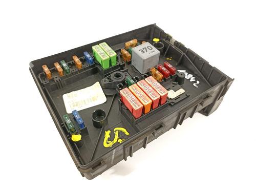 Used Fuse box Fuse box 15896614 15896614
