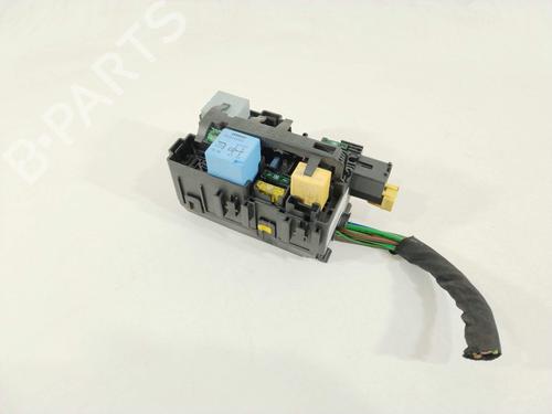 Used Fuse box Fuse box 29717432 29717432