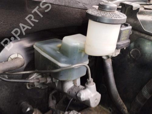 brake-master-cylinder-toyota-rav-4-ii-_a2_-2000-2001-2002-2003-2004-2005-37294929 main image