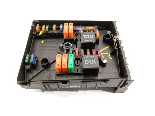 Used Fuse box Fuse box 22758320 22758320