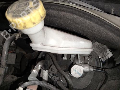 brake-master-cylinder-citroen-c4-cactus-2014-38563888 main image