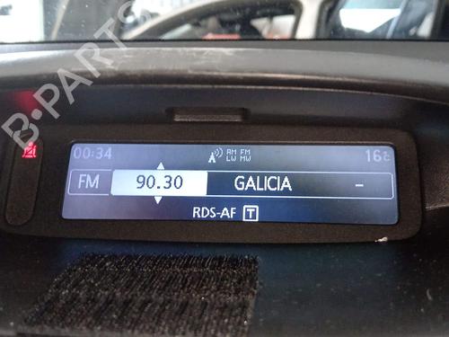 display-monitor-renault-megane-iii-hatchback-bz01_-b3_-2008-39147536 main image