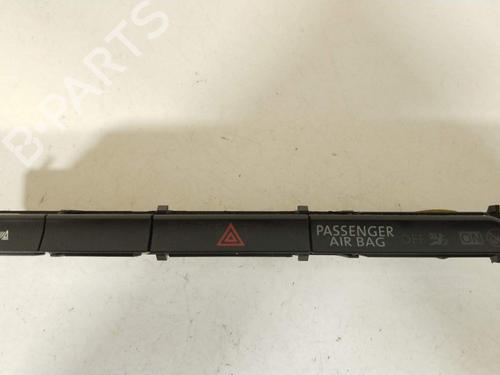 warning-switch-vw-passat-b8-variant-3g5-cb5-2014-39510746 main image