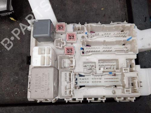 Used Fuse box Fuse box TOYOTA AURIS (_E15_) 2.0 D-4D (ADE150_, ADE150R) (126 hp) 40072300 40072300