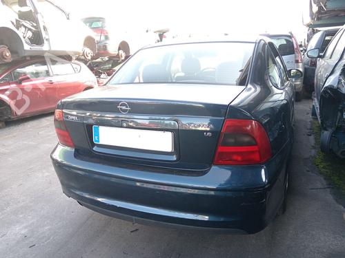 Injection rail OPEL VECTRA B Hatchback (J96) 1.8 i 16V (F68) | BP32232668M98