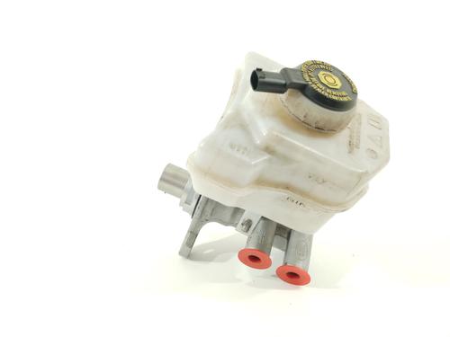 Brake master cylinder LAND ROVER RANGE ROVER SPORT II (L494) 3.0 TDV6 4x4 | BP26552789M77 