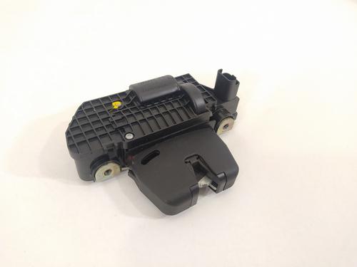 Used Tailgate lock PEUGEOT 208 I (CA_, CC_) 1.2 VTI 82 (82 hp) 9156838
