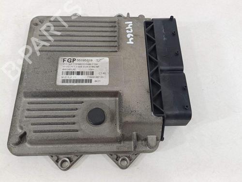engine-control-unit-ecu-lancia-ypsilon-843_-2003-2004-2005-2006-2007-2008-2009-2010-2011-26558442 main image