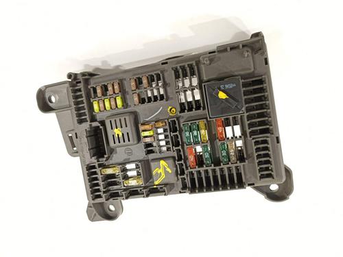 Used Fuse box Fuse box 20311612 20311612
