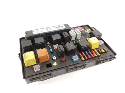 Used Fuse box Fuse box 22645503 22645503