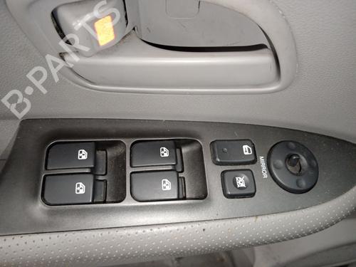 Used Left front window switch Left front window switch KIA CARENS III MPV (UN) 2.0 CRDi 115 (115 hp) 35986458 35986458