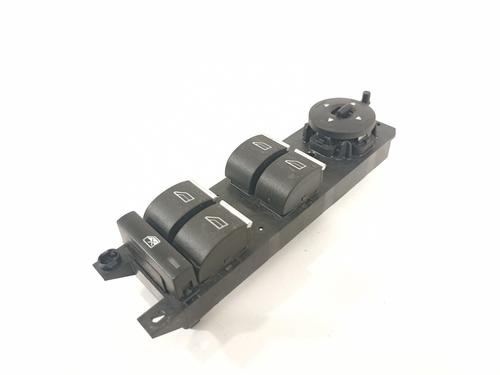 Used Left front window switch FORD FOCUS III 1.0 EcoBoost (125 hp) 13711181