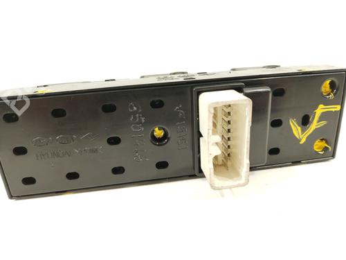 Left front window switch HYUNDAI TUCSON (JM)  | BP29853990I27