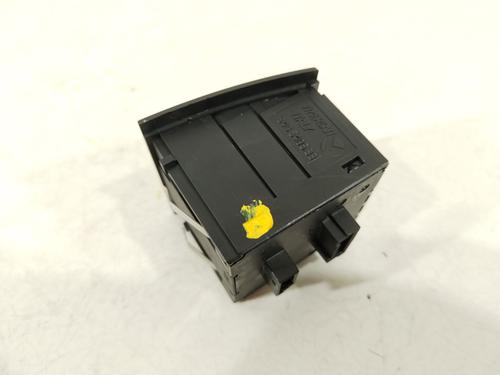 Switch BMW 3 Coupe (E92) 320 i | BP32412080I30