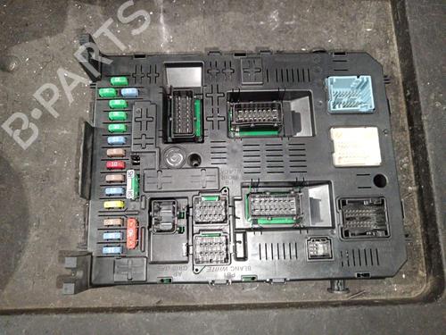 Used Fuse box Fuse box 35769794 35769794