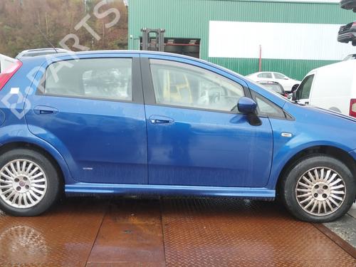 Fuse box FIAT GRANDE PUNTO (199_) 1.3 D Multijet (199.AXD11, 199.AXD1A, 199.AXD1B,... | BP16215968E1 