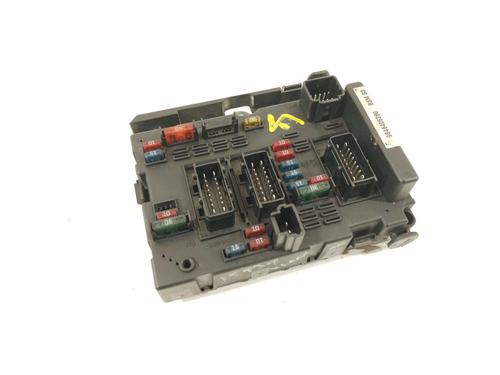 Used Fuse box Fuse box 30831054 30831054