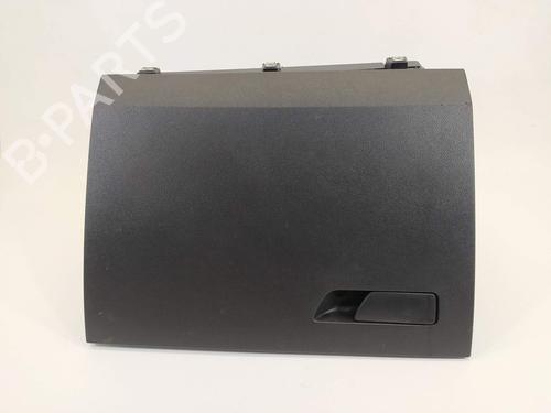 Used Glove box Glove box 15681565 15681565