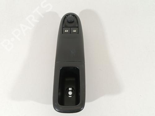 Comutador vidro frente esquerdo Comutador vidro frente esquerdo PEUGEOT 406 (8B) 2.0 HDI 90 (90 hp) 35793920 35793920