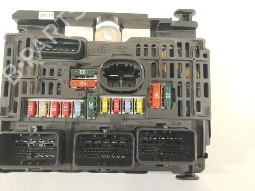Used Fuse box Fuse box 37173142 37173142