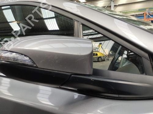 right-mirror-toyota-c-hr-_x1_-2016-17831750 main image
