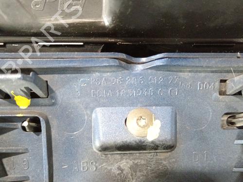 Grill PEUGEOT 206 Hatchback (2A/C) 1.4 i | BP30273429C40 