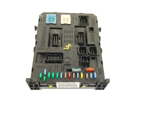 Used Fuse box Fuse box 37196750 37196750