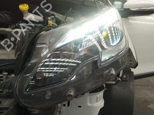 venstre-forlygte-peugeot-2008-i-cu_-2013-36755084 main image