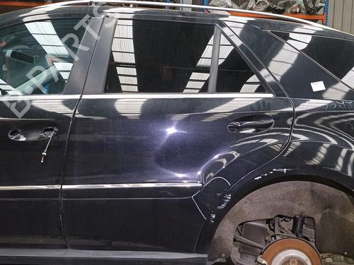 Used Left rear door MERCEDES-BENZ M-CLASS (W164) [2005-2012]  16790677
