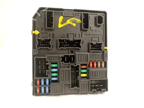 Used Fuse box Fuse box 18409642 18409642