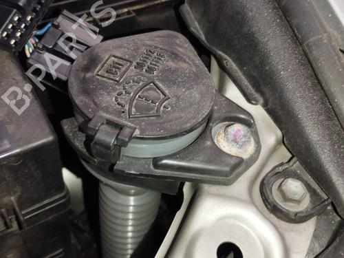 Used Windscreen washer tank Windscreen washer tank LEXUS IS II (_E2_) 220d (ALE20) (177 hp) 33290528 33290528