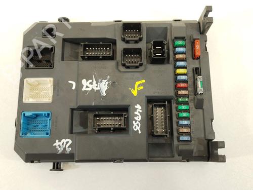 Used Fuse box Fuse box 28511509 28511509