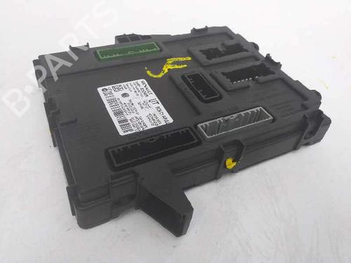 Used Fuse box Fuse box 6113660 6113660