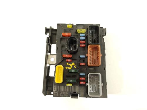 Used Fuse box Fuse box 29807981 29807981