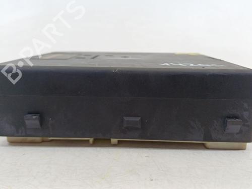 Fuse box RENAULT MEGANE III Hatchback (BZ0/1_, B3_) 1.6 16V Hi-Flex (BZ03) | BP26558438E1 