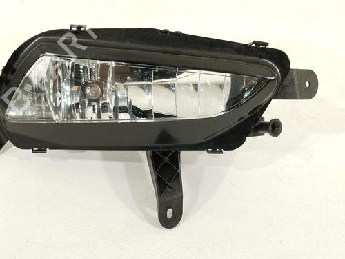 right-front-fog-light-opel-astra-k-b16-2015-2016-2017-2018-2019-2020-2021-2022-38285499 main image