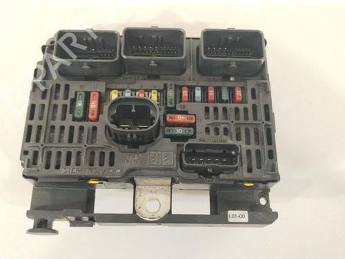 Used Fuse box Fuse box 38413755 38413755