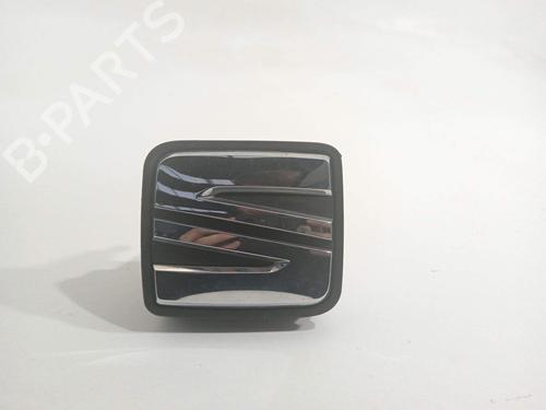 tailgate-handle-seat-leon-5f1-20-cupra-5f0827565b-2012-2013-2014-2015-2016-2017-2018-2019-2020-2021-16929090 main image
