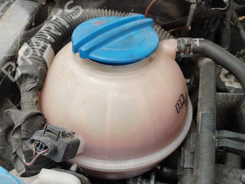 expansion-tank-vw-passat-b7-a32-a33-2011-2012-2013-2014-2015-2016-2017-2018-2019-2020-19494436 main image