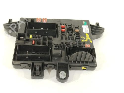 Used Fuse box Fuse box 37028346 37028346