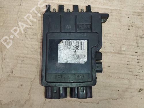 Used Fuse box Fuse box 33626454 33626454