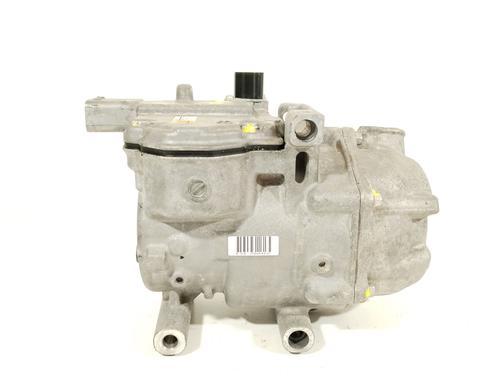 Used AC compressor AC compressor TOYOTA YARIS (_P13_) 1.5 Hybrid (NHP130_, NHP130) (101 hp) 32372403 32372403