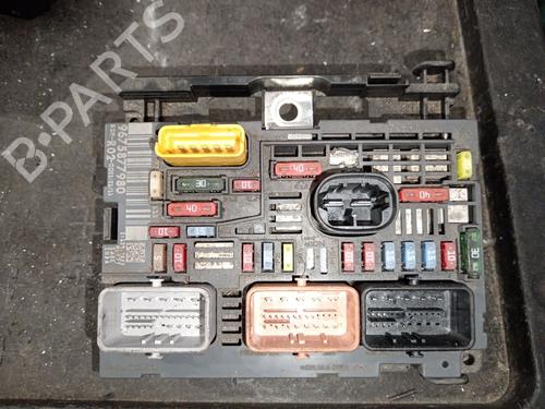 Used Fuse box Fuse box CITROËN C5 III (RD_) 2.0 HDi 140 (RDRHF8, RDRHFA, RDRHA8, RDRHAJ) (140 hp) 35765233 35765233