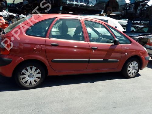 Left headlight CITROËN XSARA PICASSO (N68) 2.0 HDi | BP1879770C28 