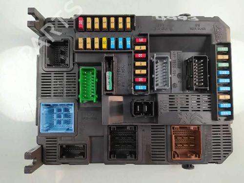 Used Fuse box Fuse box 5953509 5953509